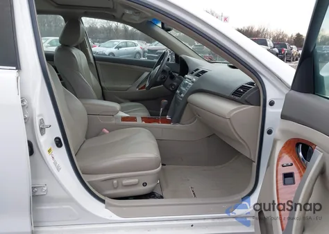 2009 Toyota Camry Xle z USA, uszkodzony, nr VIN 4T1BE46K09U882637